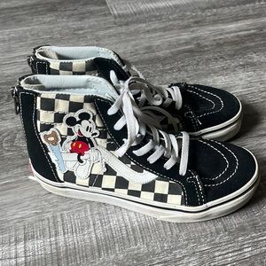 Youth Size 1.5 Mickey Mouse Disney Vans